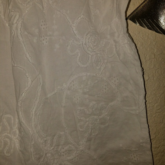 Fun Flower Textured Top - Picture 5 of 5